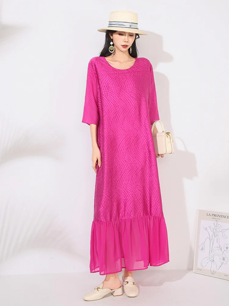 ชุดเดรส Miyake Pleats: เสื้อคลุมคอกลมลายนูน |   สลิปน้ําหนักเบาแบบเชียร์ |   สลิมมิ่งหลวมพอดี [20252167]