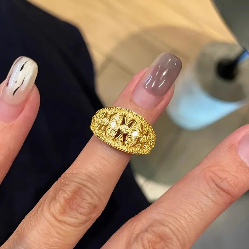 

Retro Floral Carved Lantern Bar Ring Staable Luxury Simple Court Ring Faion Jewelry Accories Gold Alloy Adjustable