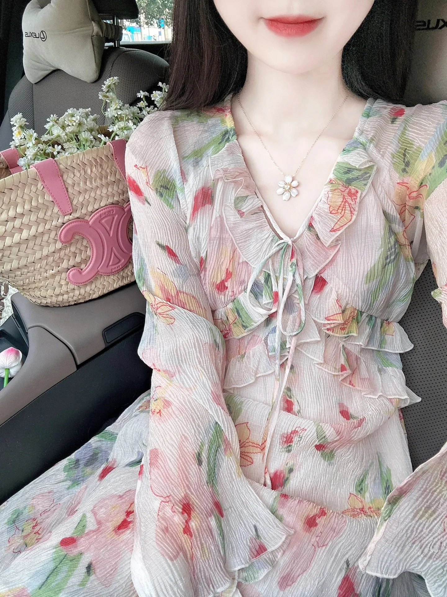 

Women's Summer V-Neck Long Sleeved Floral Chiffon Ruffled EdgeDress