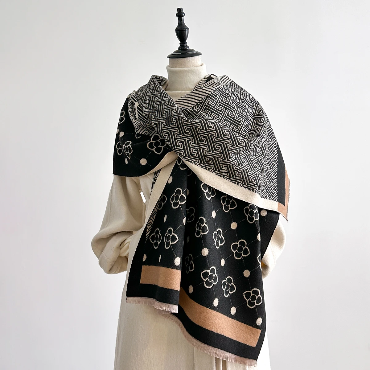New Brand Elegance Two-Sided Print Scarf Soft Warm Fringe Pashmina Shawl Autumn and Winter Outdoor Coldproof Windproof Blanket