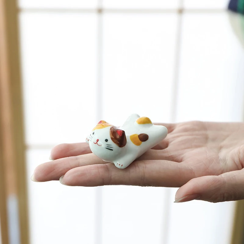 Cute Cat Ceramic Chopsticks Holder Stand Cartoon Chopstick Rack Pillow Rest Japanese-Style Kitchen Tool Home Dining Table Decor