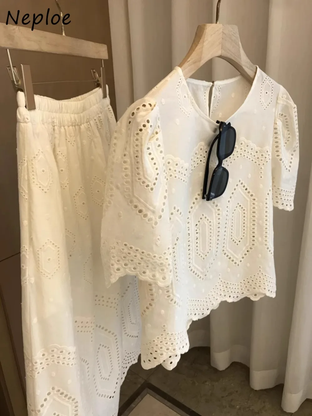 

Neploe French New Heavy Hollow Out Elegant Set Shirt Stretch Waist Loose A-line Slim Faldas Embroidery Literary Fresh Suit Skirt