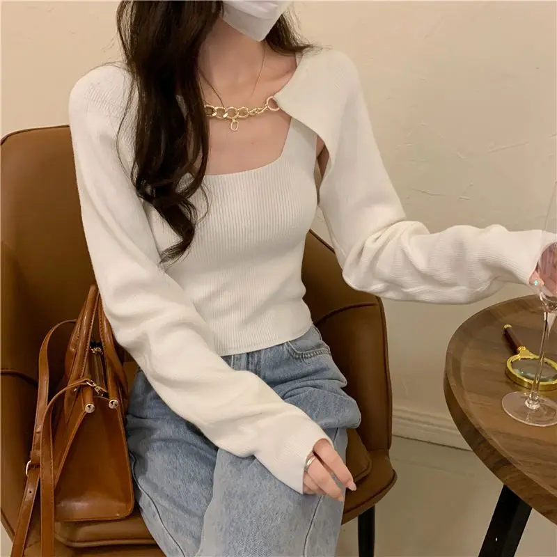 

White Chain Long-sleeved Knitted Cardigan for Women's Autumn Design Niche Short Top Suspender Vest Two-piece Set