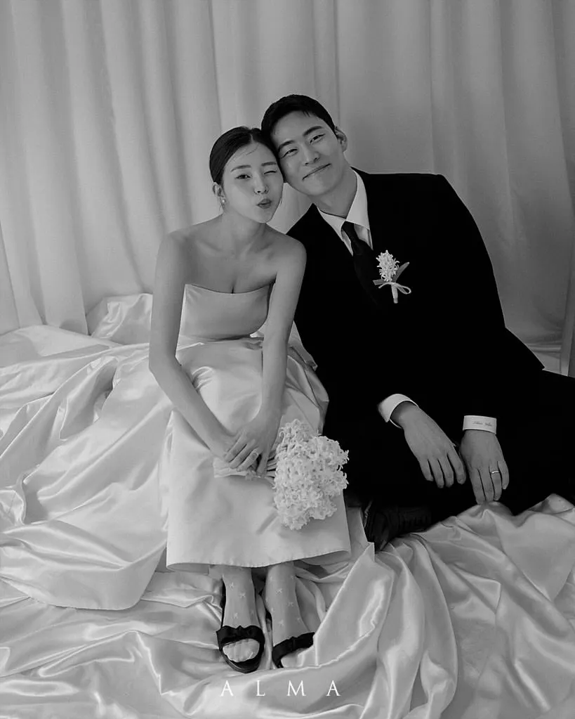 Sondr ใหม่ Elegant ชุดแต่งงานเกาหลี Strapless A Line ชุดเจ้าสาวที่กําหนดเองงานแต่งงาน Snap ชุดงานแต่งงานชุด