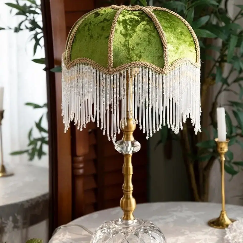 Bedroom European Luxury Nightstand Bedside Table Desk Lamp Medieval Retro Green Velvet Tasseling Lampshade Home Decor PLUG