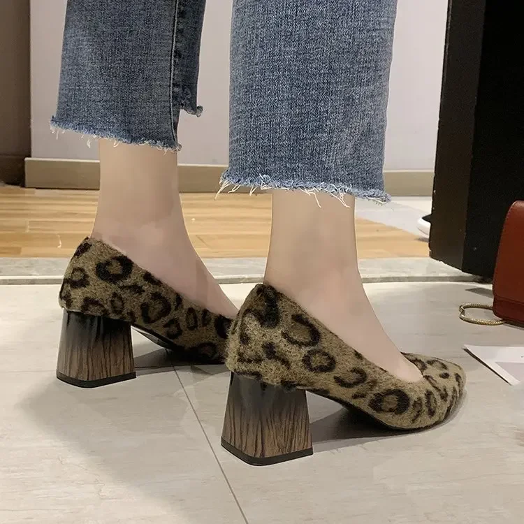 Leopardo peludo pelúcia apontou deslizamento no punk salto alto sexy surfista nu punk sapatos femininos inverno moda casual sapatos de salto alto