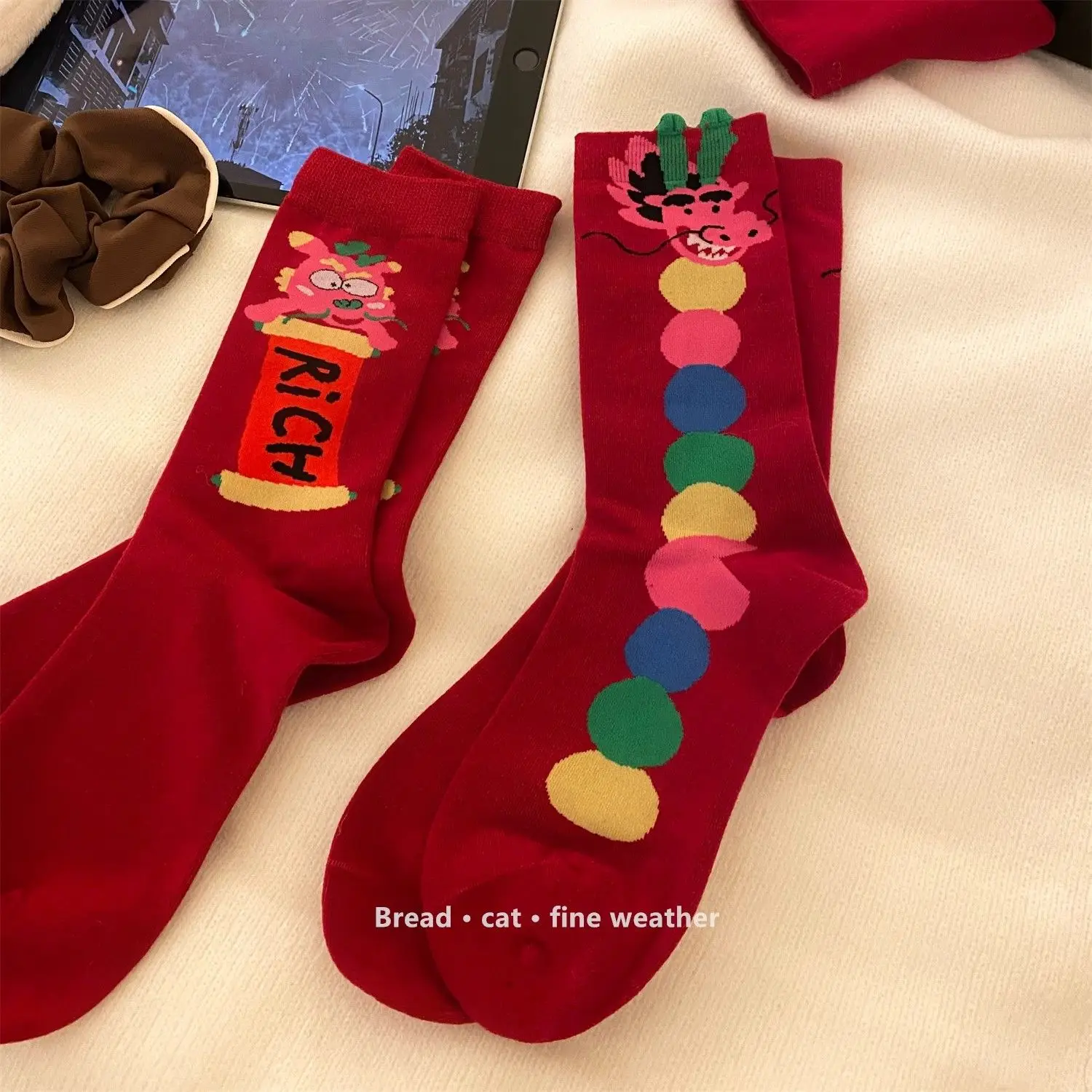 

New Year's Socks For Women Creative Cartoon Loong Red Socks Female Simple Spring Festival Happy New Year Funny Socks For Gift