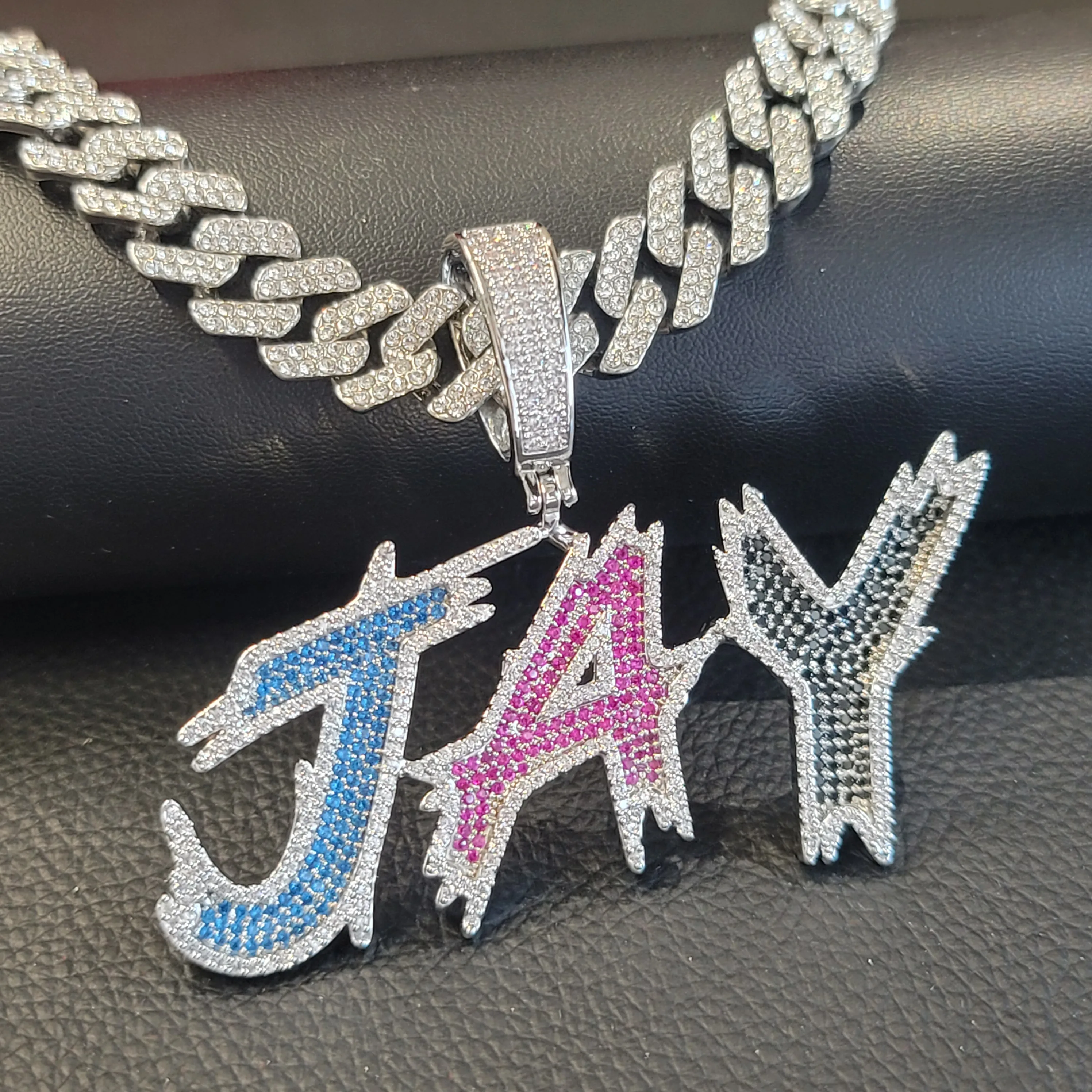 

Многоцветный кулон с именем на заказ с кубинской цепочкой Майами, персонализированные контрастные буквы с шипами, ожерелье в стиле хип-хоп, подарки для него