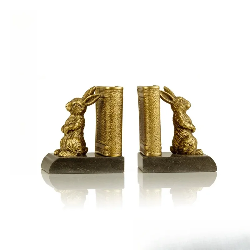 Brass rabbit bookshelf book handmade is a creative artistic sense desktop study decorative ornament