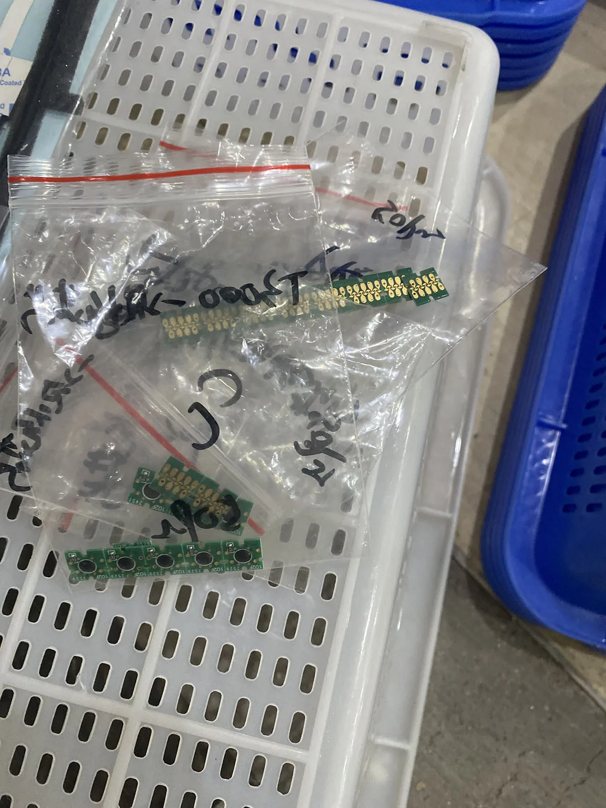 

T6941-T6945 Cartridge Chip For Epson SureColor T3000 T5000 T7000 T3070 T5070 T7070 T3200 T5200 T7200 T3270 T5270 T7270 Printer