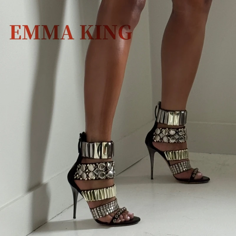 أسود مزين الكاحل حزام الصنادل الصيف النساء المفتوحة تو خنجر صنادل طراز جلاديتور موضة حجر الراين فستان الحفلات أحذية 44
