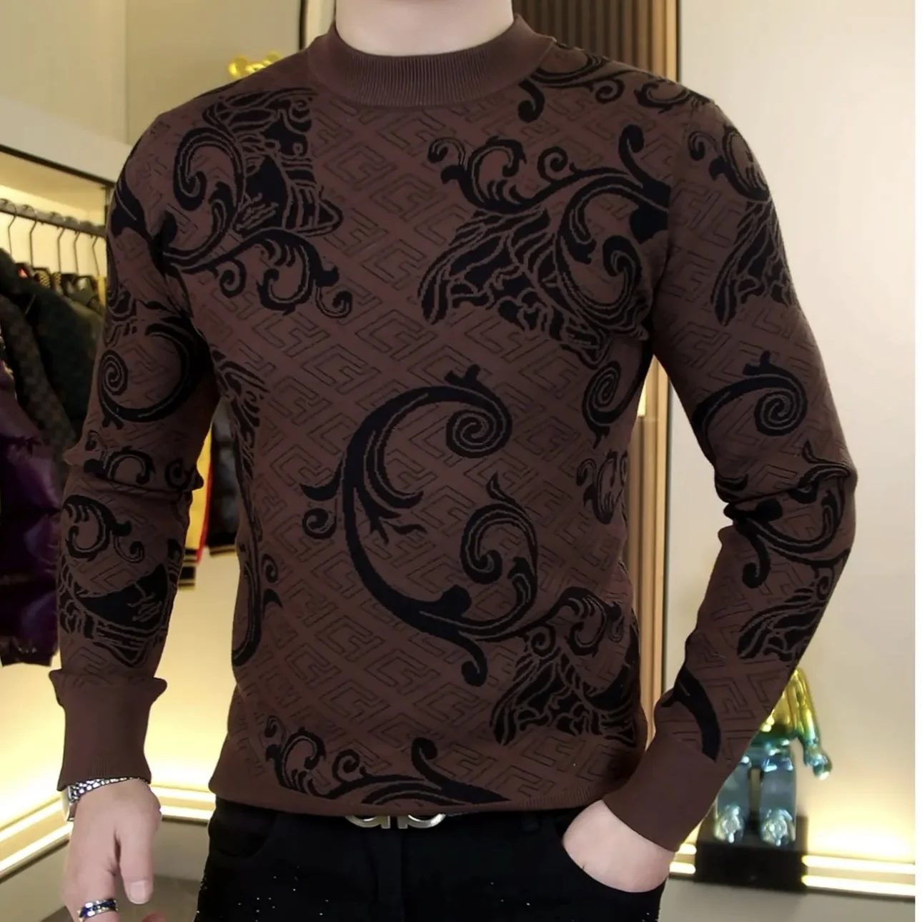 

Faionable Slim Fit Knitted Sweater with Embroidered Rhinestones round Ne Mocha Fce Knitwear for Men Winter New Arrival