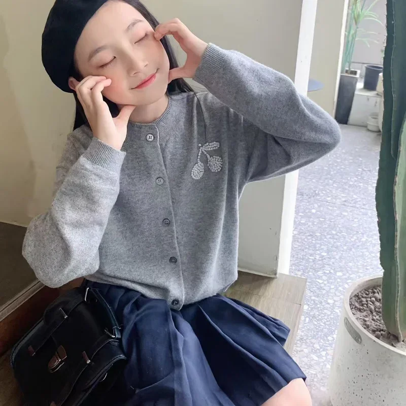 

В наличии 2025 BP, свитера для маленьких девочек, пальто, хлопковые шерстяные теплые куртки для маленьких мальчиков, детский эксклюзивная одежда для девочек