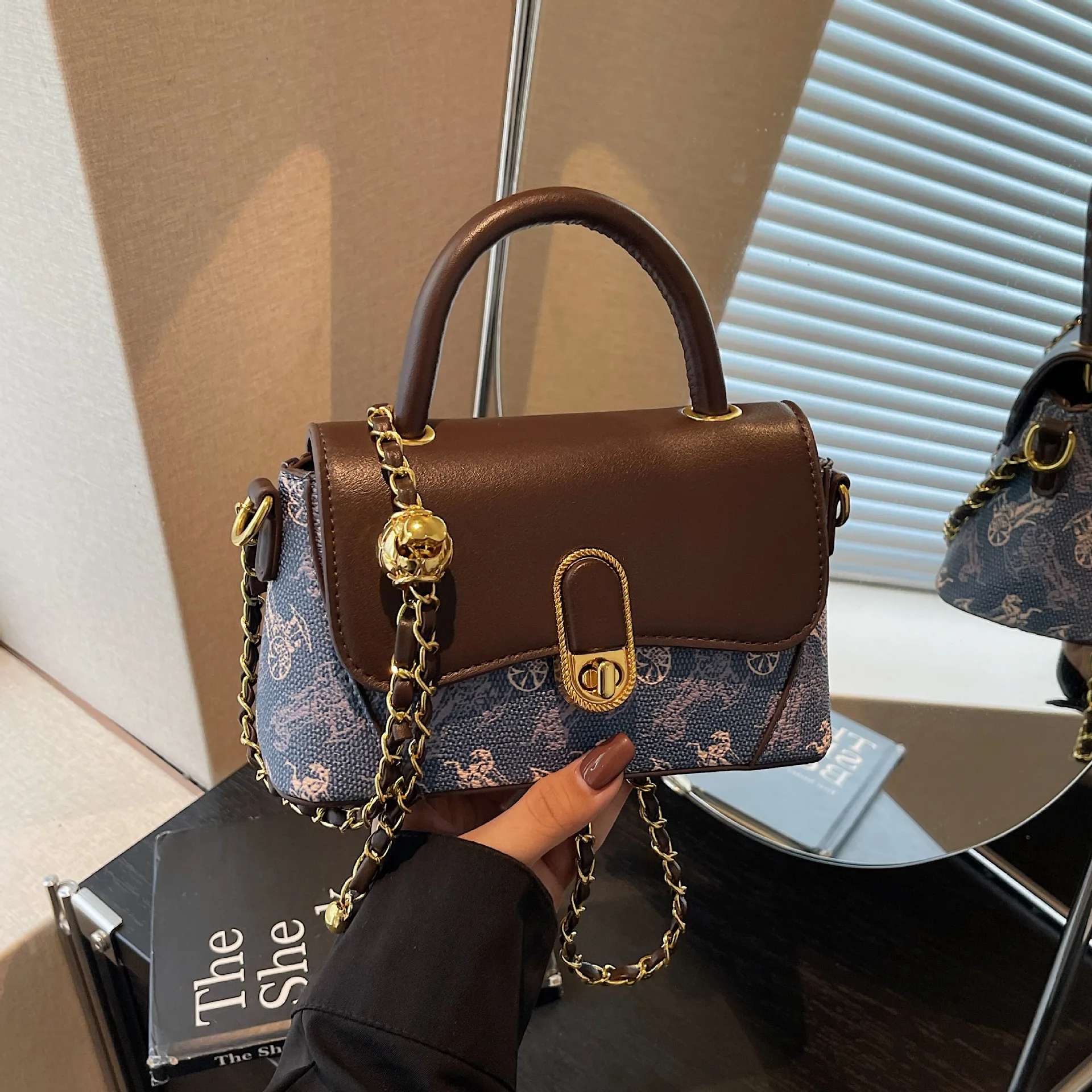 

2025 Minimalist Square Bag, Versatile Shoulder Purse for Women, Fashion Crossbody Tote, Luxe Day-to-Night Bag, Textured Sling