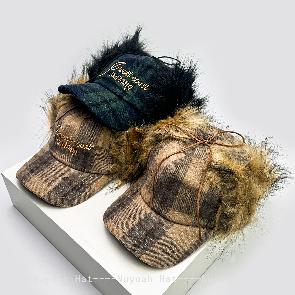 

New Men Women Retro Plaid Letter Embroidery Plush Baseball Hats Sunshade Ear Protection Versatile Outdoor Bomber Caps Fashion