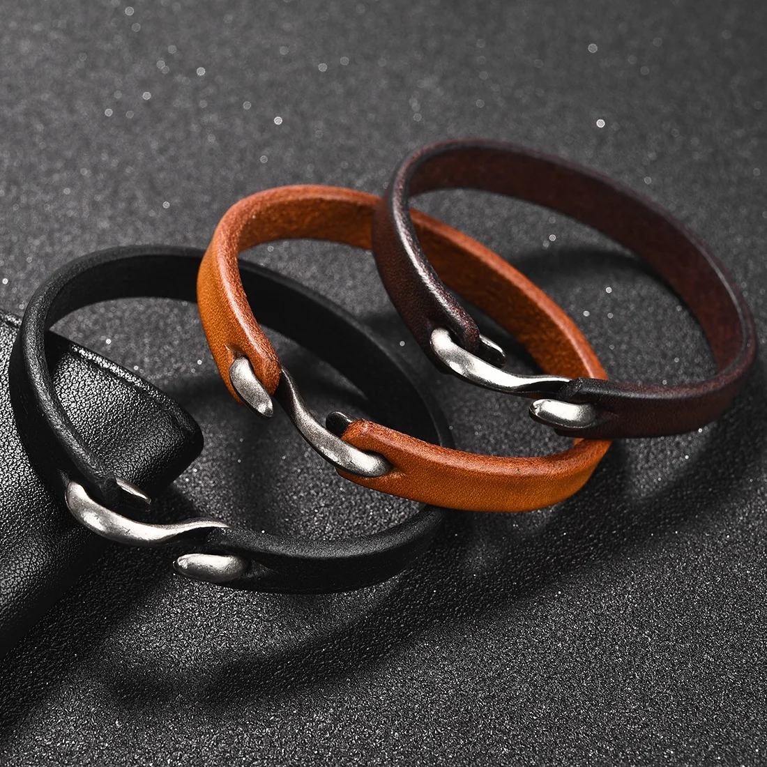 American Retro Cowhide Series Fashion Bracelets Men Classic Black Brown Leather Magnetic Buckle Punk Bracelets Male Jewelry Gift