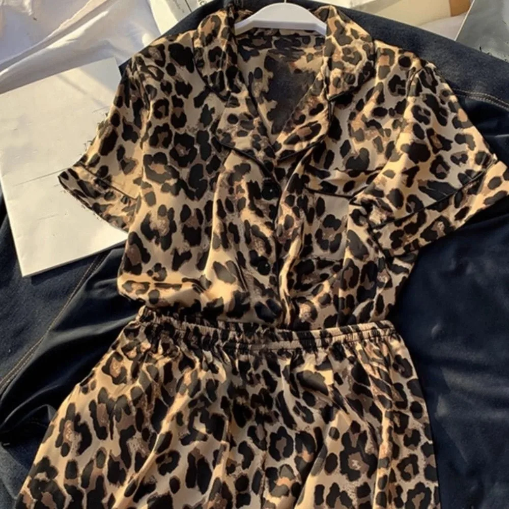 

Leopard Print Heart Pajama Suit Slim Fit V Neck Shorts Camisole Nightwear Short Sleeve Women Sleepwear Two Pieces Sleepwear Sets