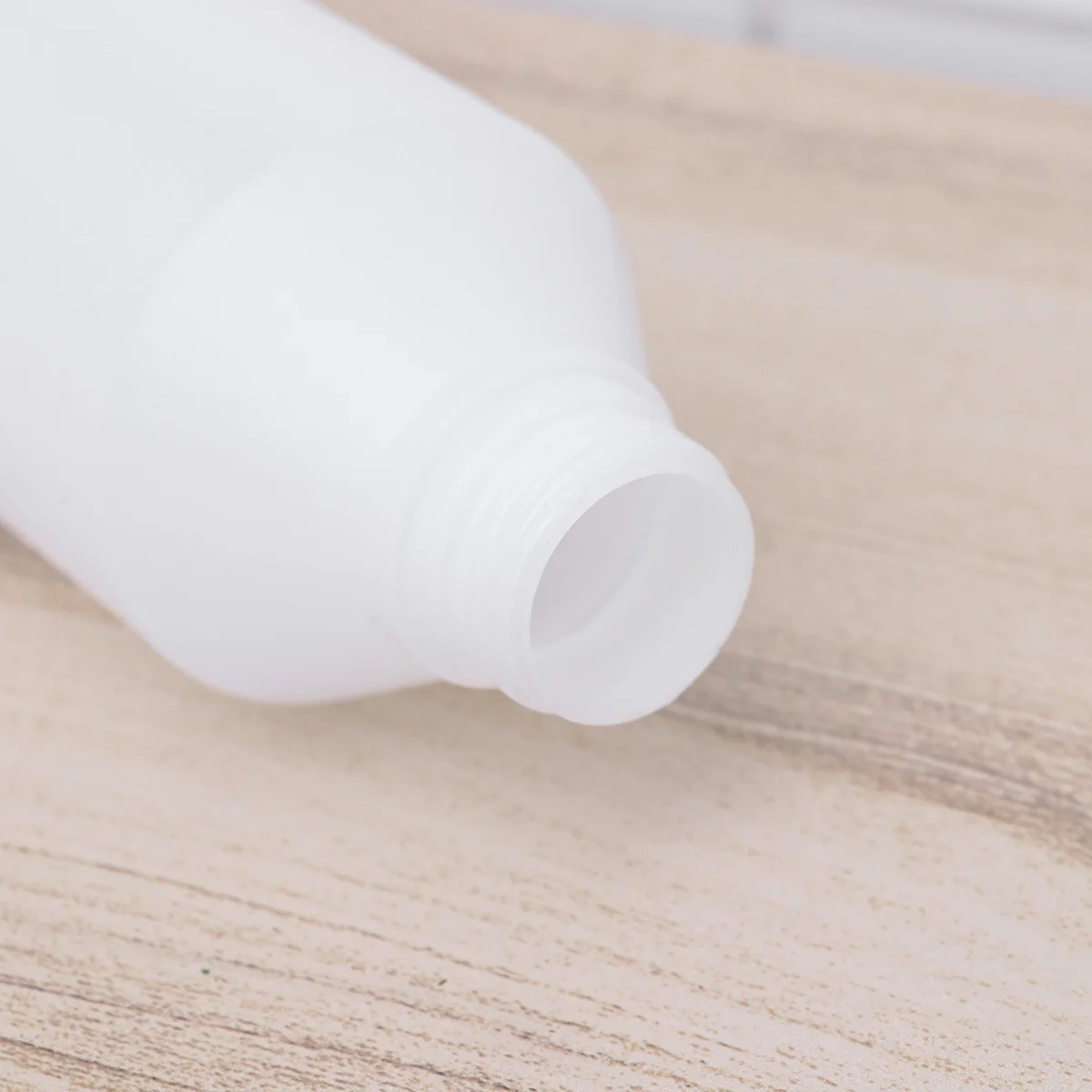

2PCS Glue Bottles Liquid Storage Bottle 500ml Liquid Dispense Storage Safe Precision Tip Empty Plastic Refillable Container