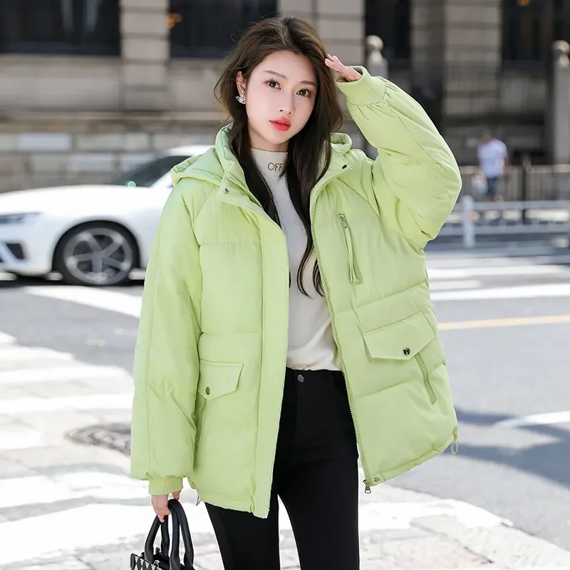 Frauen Daunen Baumwoll kleidung warme kurze Winter y2k Stil koreanische Mode Freizeit wind dichte gepolsterte schwarze Kapuze Outwear Tops