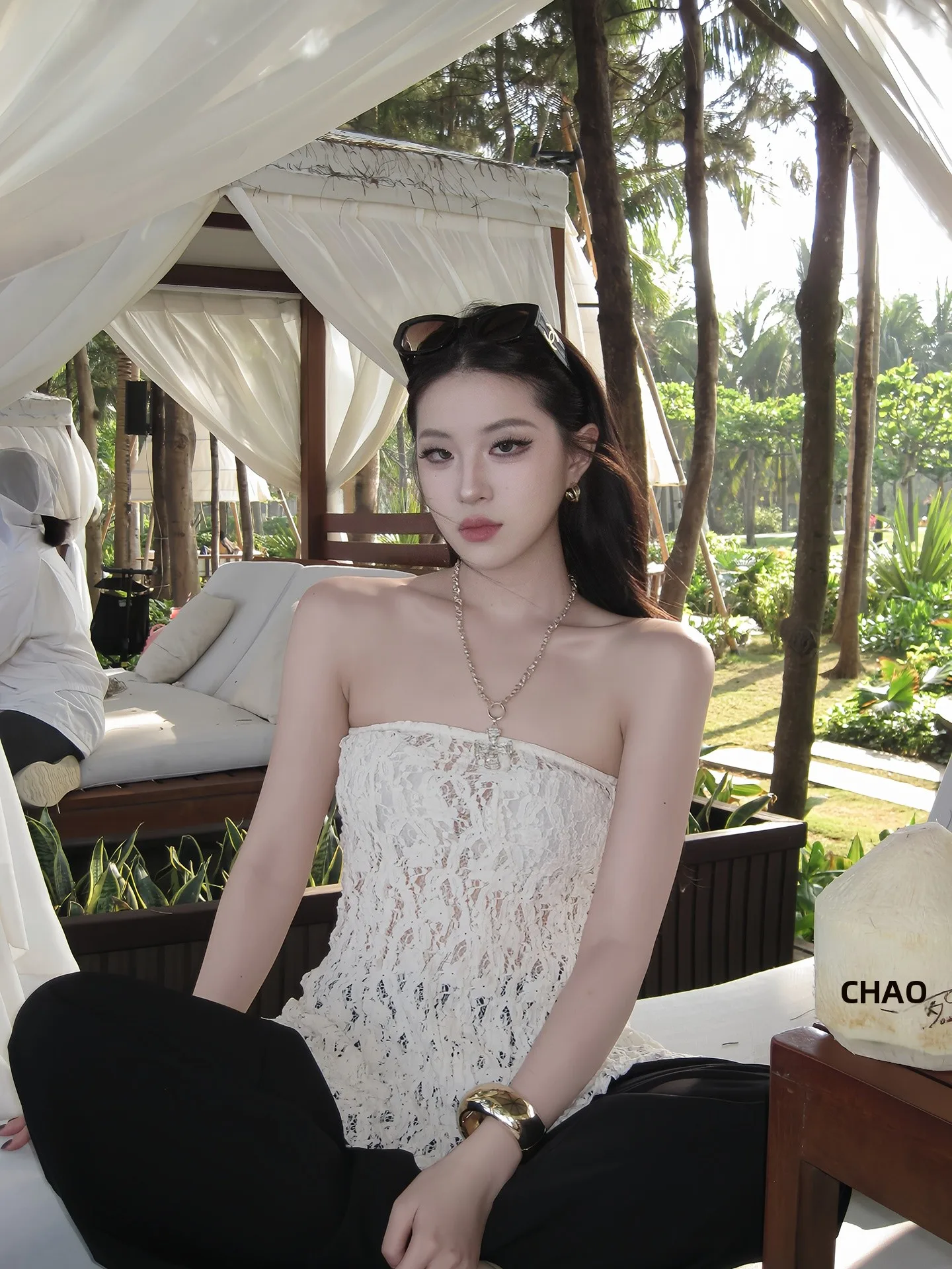 

Ceblynn Lace Hollow out Summer Sleeveless Women's Vest Waist Cinched Holiday Top Fashionable Commute Regular Length Single Piece