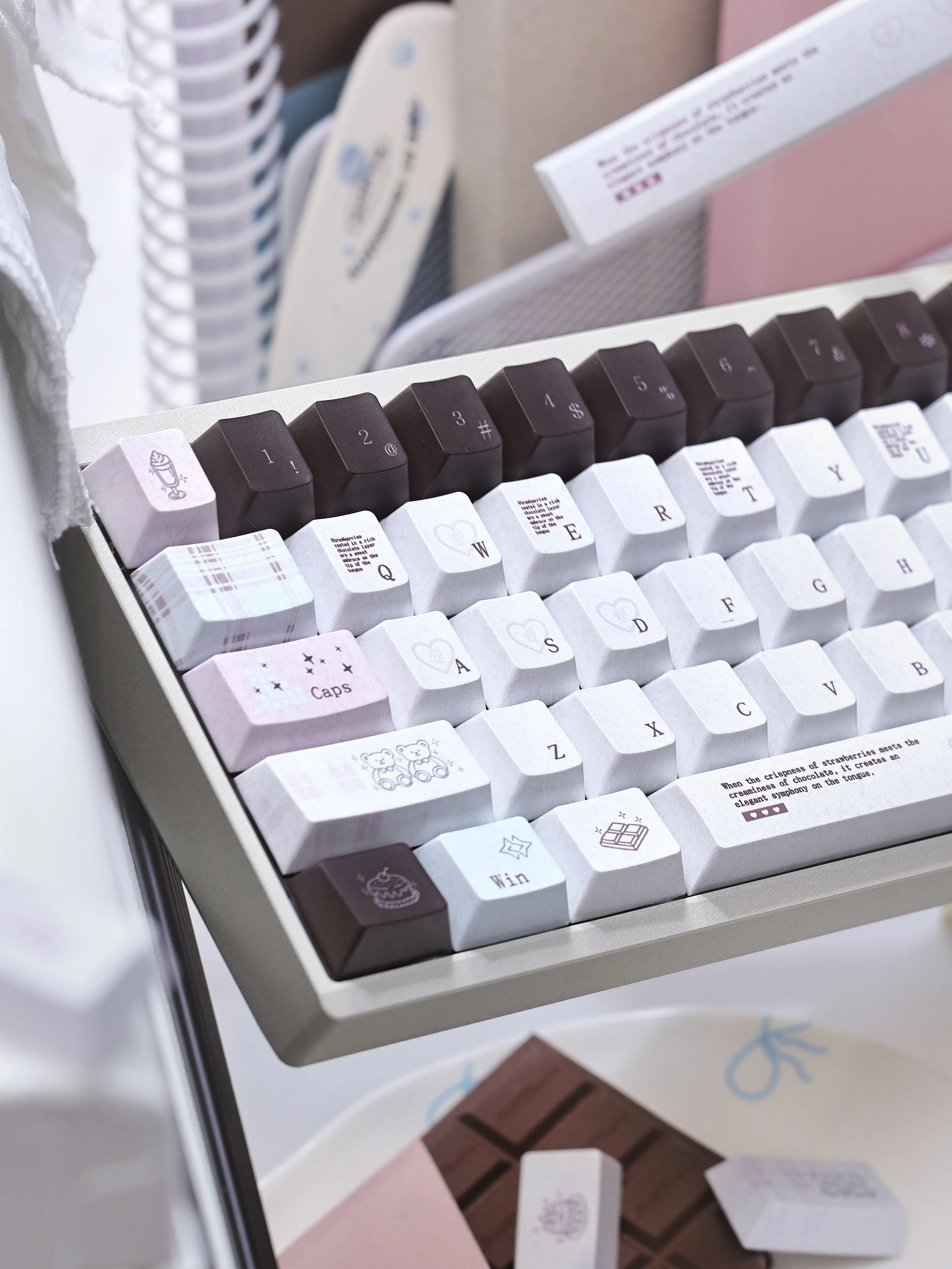 Strawberry Chocolate Keycaps Cherry Profile PBT Dye Sublimation Keycap For MX Mechanical Keyboard 61 68 75 66 84 87 96 980 108