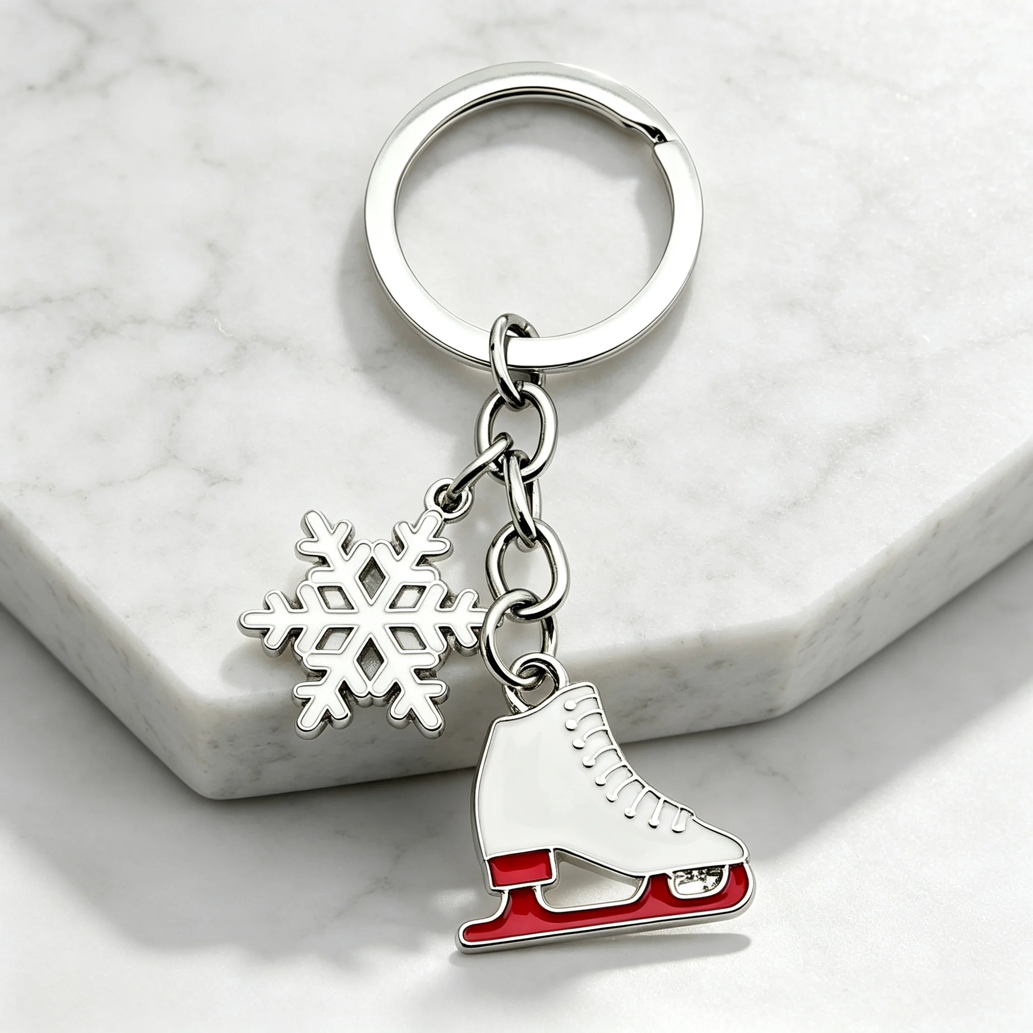 Schlüsselanhänger Eisschlittschuh & Schneeflocke Legierung Weiß Rot Emaille Niedlicher Winter-Taschenanhänger Weihnachtsgeschenk Damen Sport-Urlaubszubehör – Detail 5