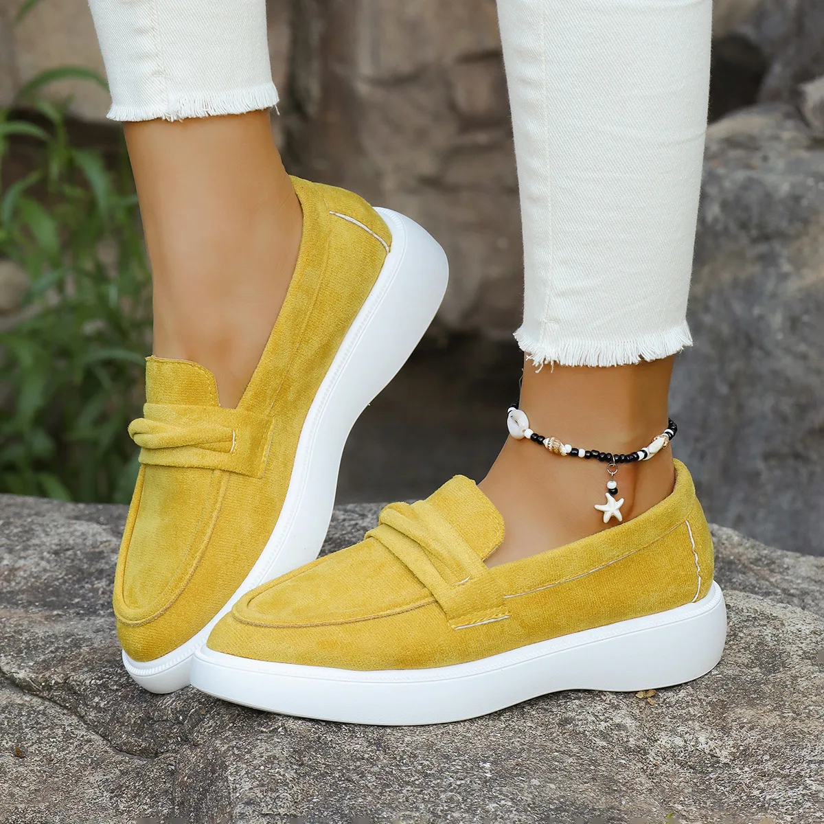 Large Size Thick Heel Slip-On Loafers Women's Retro round Toe Casual Slope Heel Bean Bean Shoes Comfortable Breathable Rubber