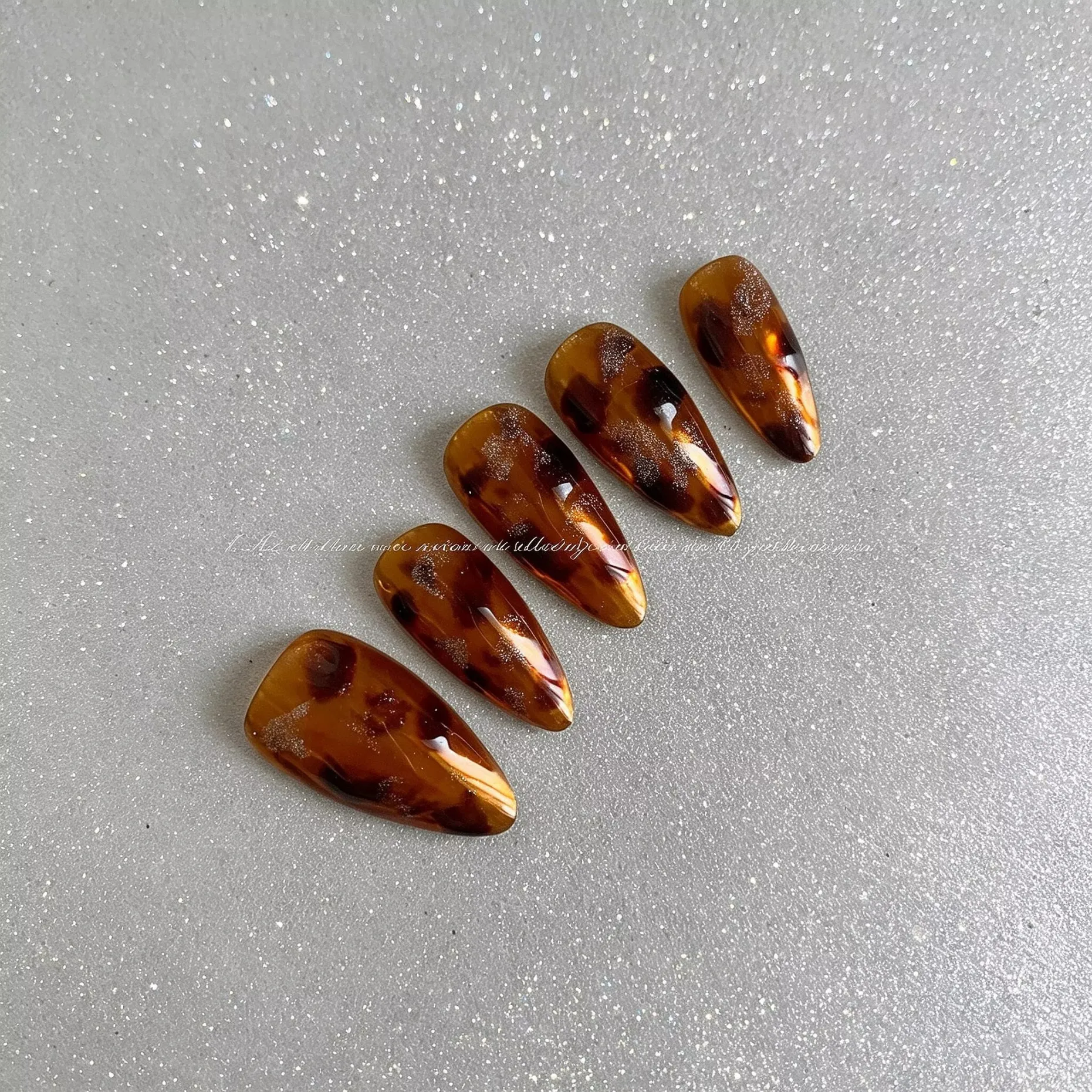 10PCS Handmade Press on Nails Retro Design Elegant False Nails Wearable Medium-length Almond Reusable Classics Manicure Art Nail