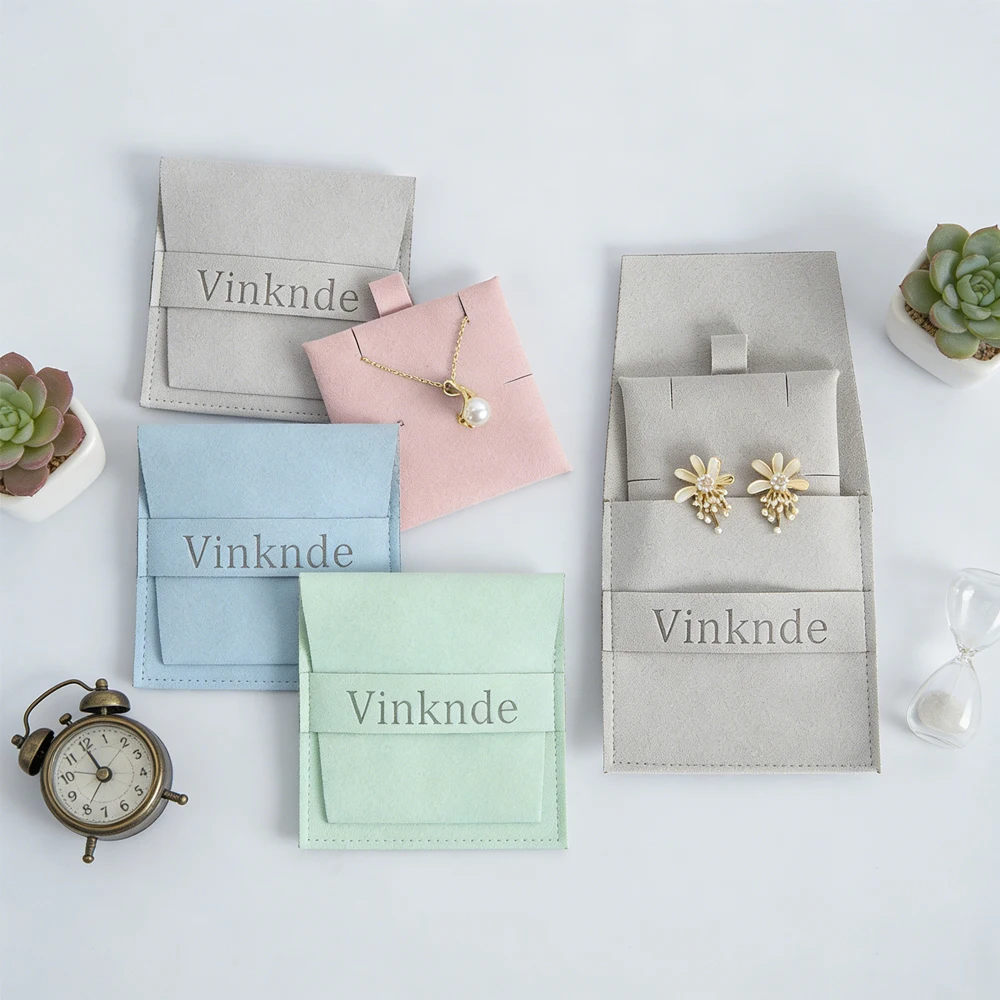 

Personalized Logo 8x8cm Jewelry Microfiber Strip Bag Insert With 6x6cm Pad Card For Earrings Studs Necklace Pendant Gift Bags