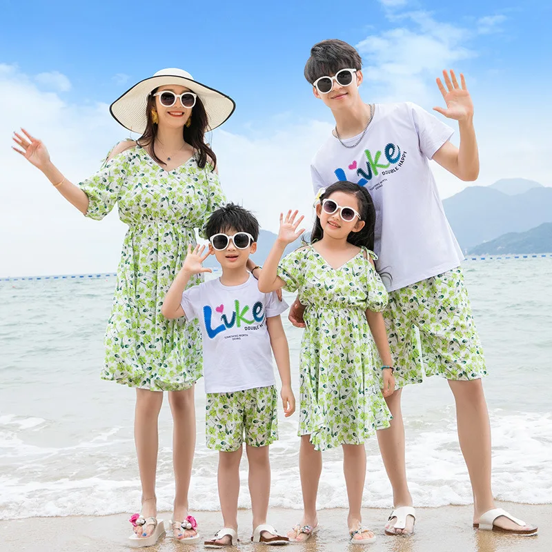 

Parent-child Matching Beach Couple Clothes Vacation Look Family Set Mom Daughter Dress Dad Son T Shirts Shorts Two Piece Outfits