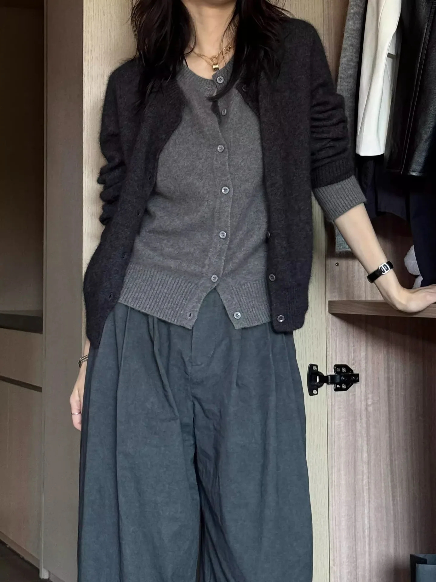 100% 순모 페이크 투피스 레이지 스웨터 가디건 다크 그레이 고품질 울 니트 탑 여성 디자인 감각 심플 출퇴근용