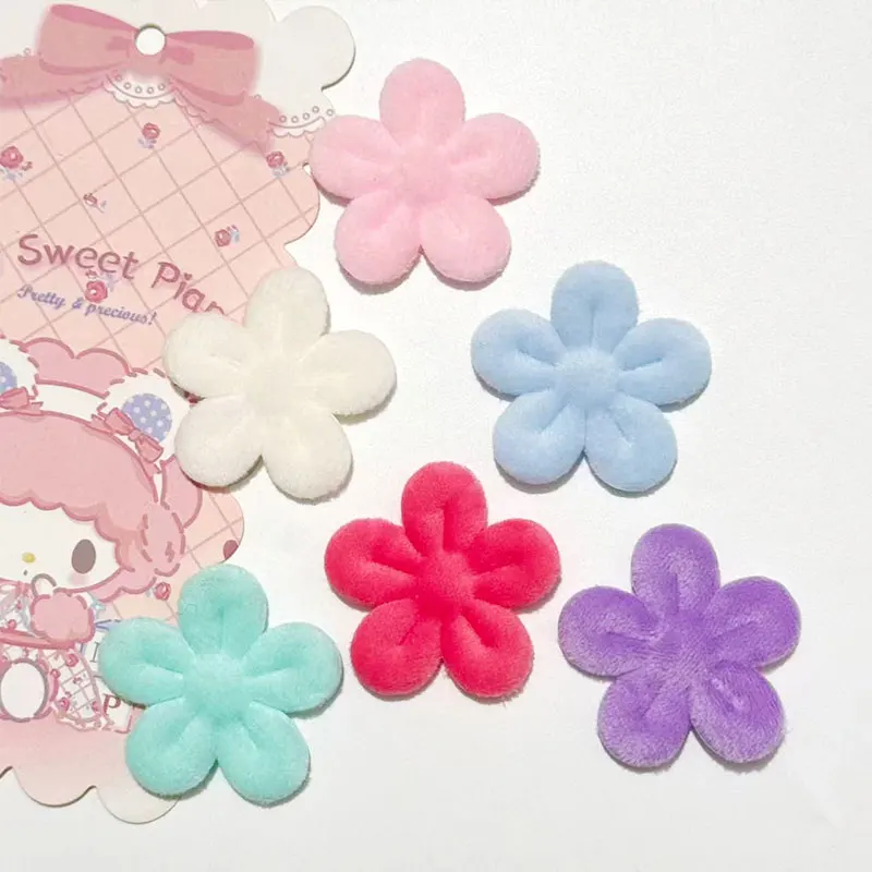 50 Stück 4,5 cm Plüsch-Applikationen mit fünf Blütenblättern, gepolstert, für DIY-Haarspangen, Kleidung, Schuhe, Mützen, Dekorationen, Patches für kreatives Basteln – Detail 4