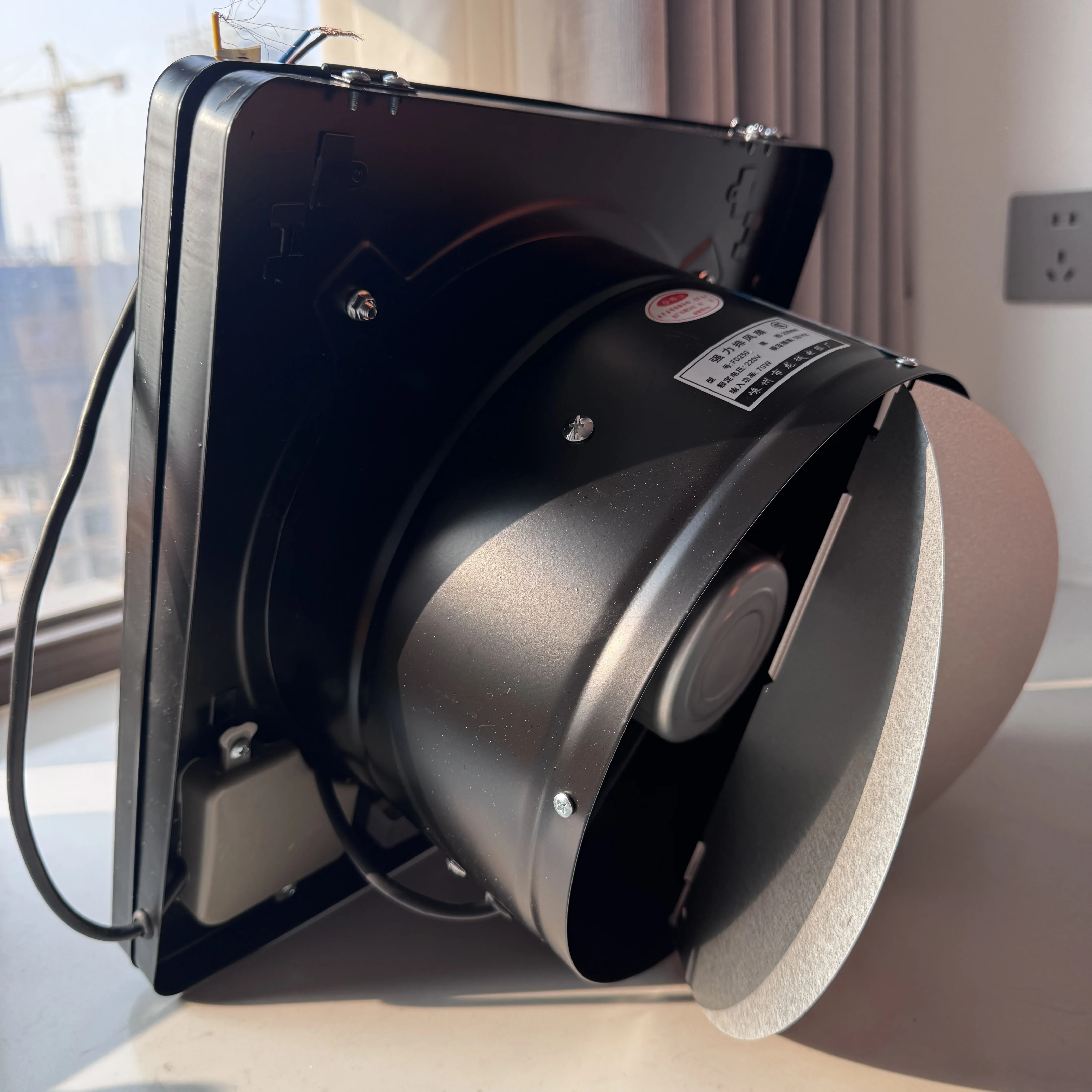Wentylator okienny 10'' z regu – Outdoor Power Fan recenzja i cena