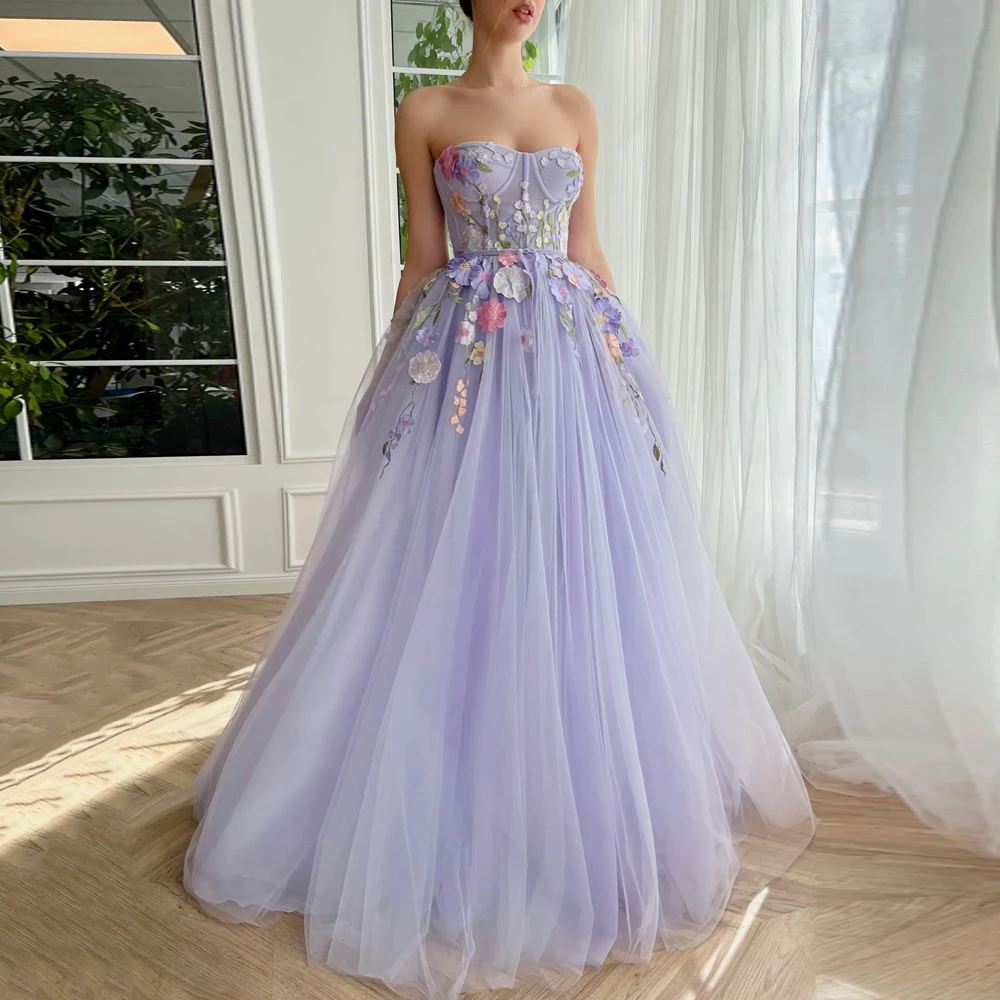 

Lavender Tulle Prom Dresses Sweetheart Neck Party Gowns Sleeveless A-Line Evening Dress Flowers Floor Length فساتين السهرة