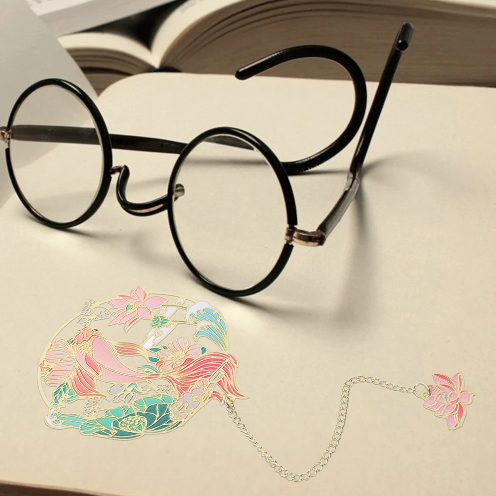 

Exquisite National Style Brass Bookmark Pendant Unique Decorative Art Bookmark Student Reader Cultural Gift Souvenir Page Marker