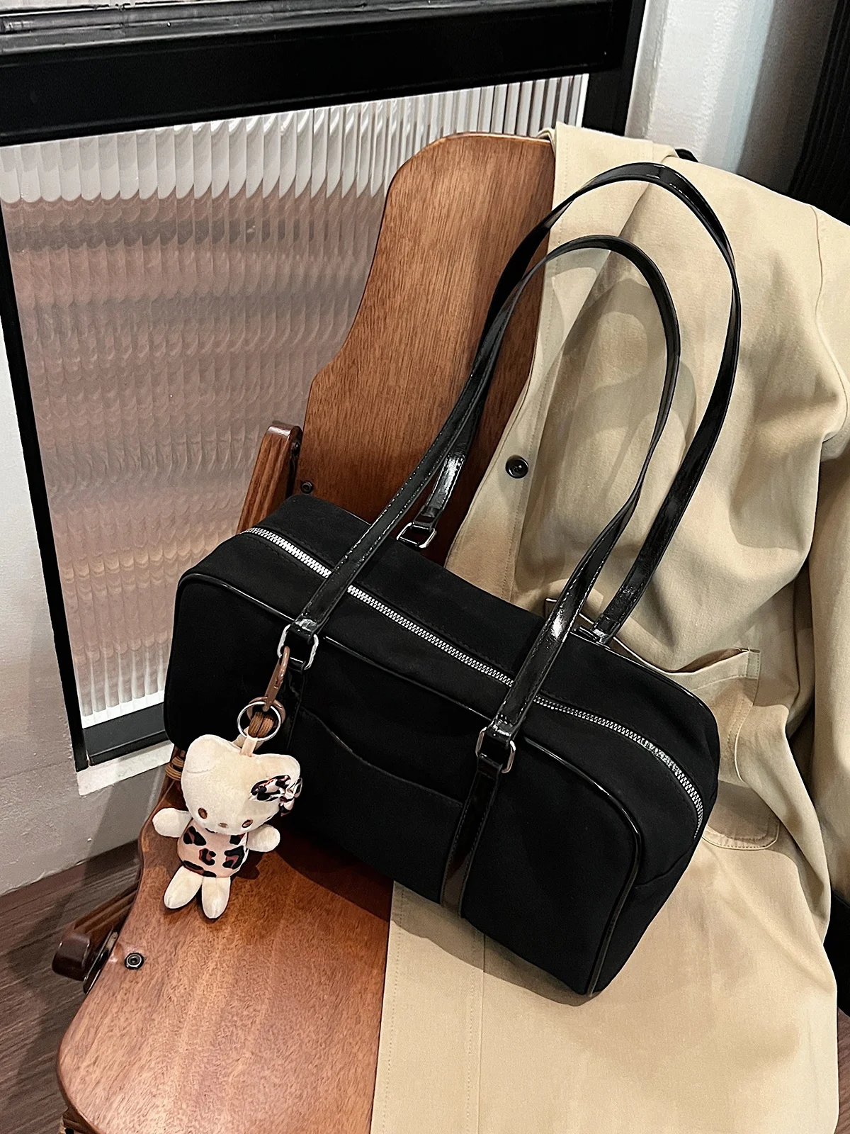 

Замшевая сумка через плечо в стиле ретро, большая женская сумка Capaci, сумка Boston, съемный ремень, застежка-молния, мягкая кожа