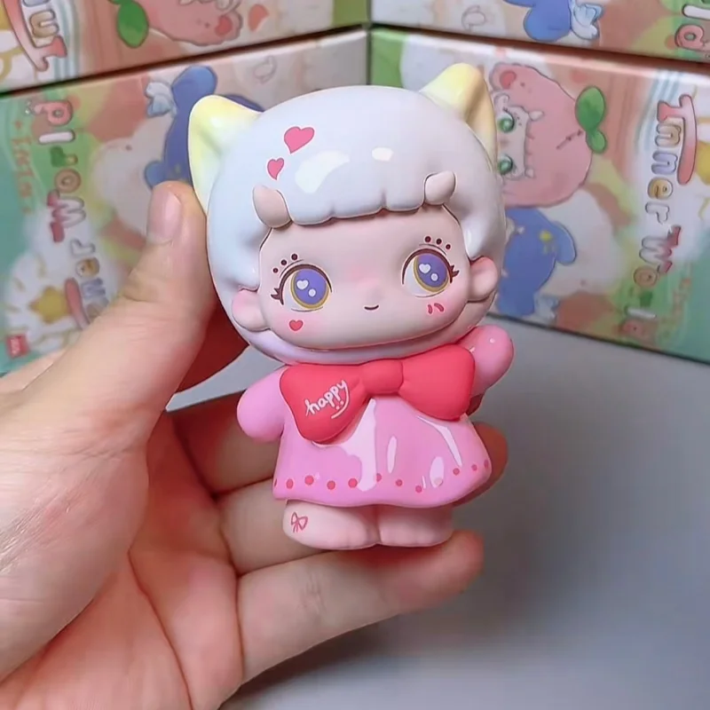 حقيقي Wiwi سلسلة العالم الداخلي صندوق أعمى صغير دمية لطيف لعبة عصرية هدية تزيين المنزل لفتاة صندوق غامض الشكل القابل للجمع