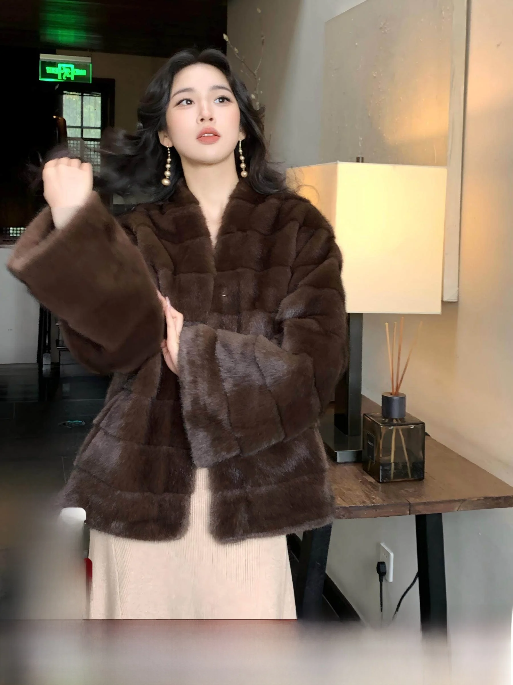 

Faionable Ladylike SYT Fur Coat Long Sve Warmth Collar Mid-Length Inteated Leather And Fur Outerwear Water-Rabbit Fur ...