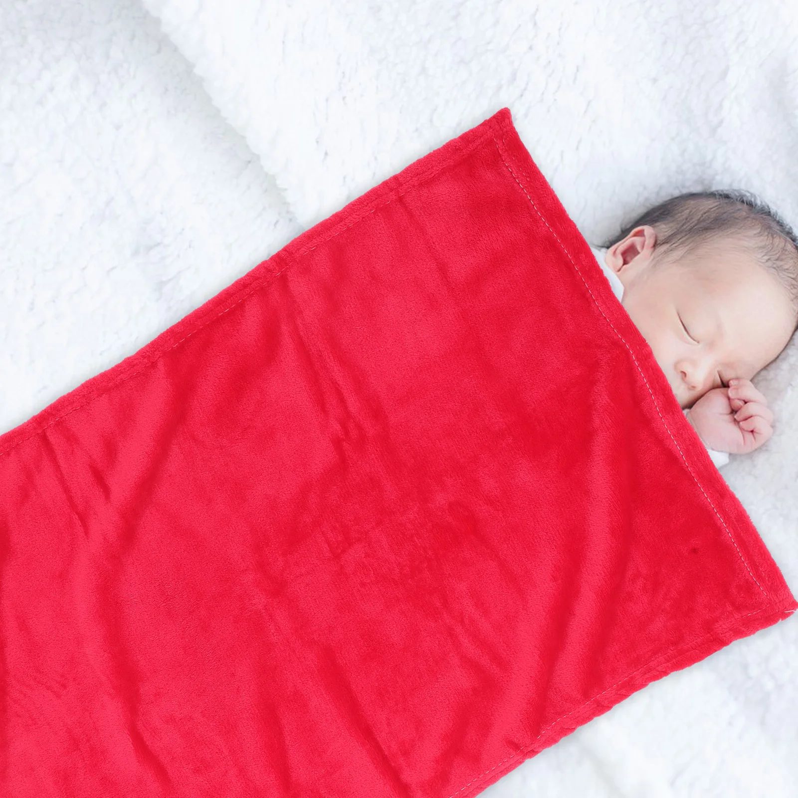 

Flannel Pet Blanket Bright Red Solid Color Premium Material Lightweight Extra Warm Bedding Towel