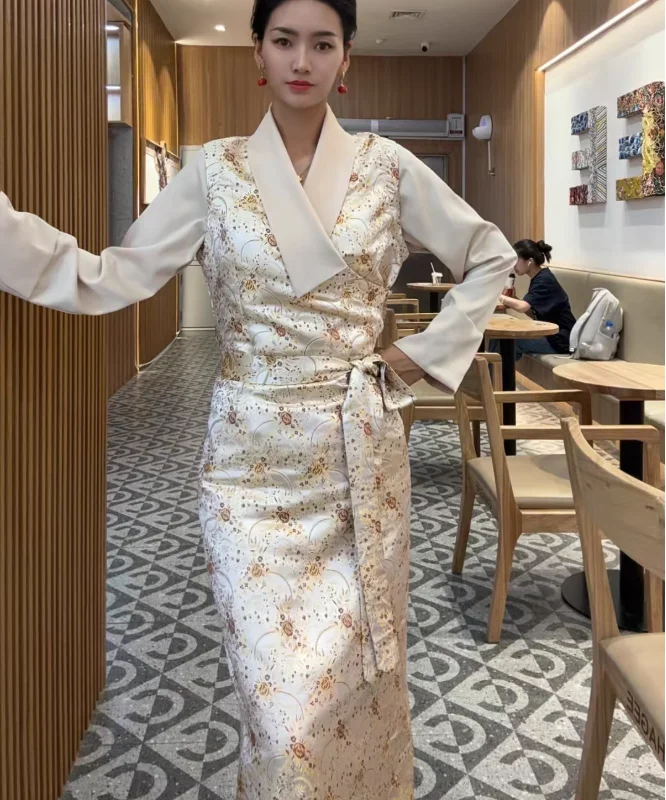 

Chinese Xizang Women's Fake Two piece Bola Dress Tibetan Clothes