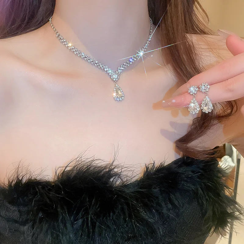 Sparkling Rhinestone Necklace Drop Earrings for Women Geometric Water Droplet Pendant Necklaces Wedding Bride Jewelry Sets