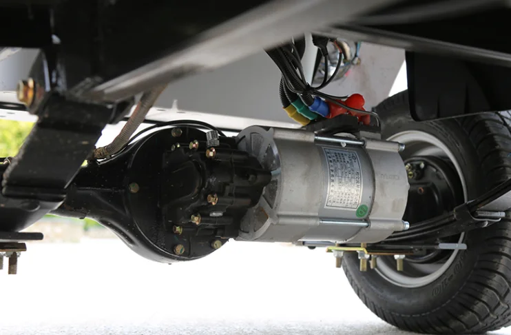 عربة جولف كهربائية ذات طراز حديث وعصري للبالغين عربة جولف كهربائية ذات 4 مقاعد عربة جولف كهربائية على الطرق الوعرة مع عداد احترافي