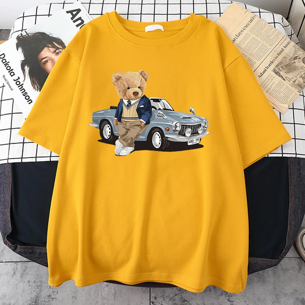 Teddy Bear Beside The Car Print Cotton Tshirt Original Round Neck Tshirts Vintage Creativity T-Shirt Casual Street Man Tshirts