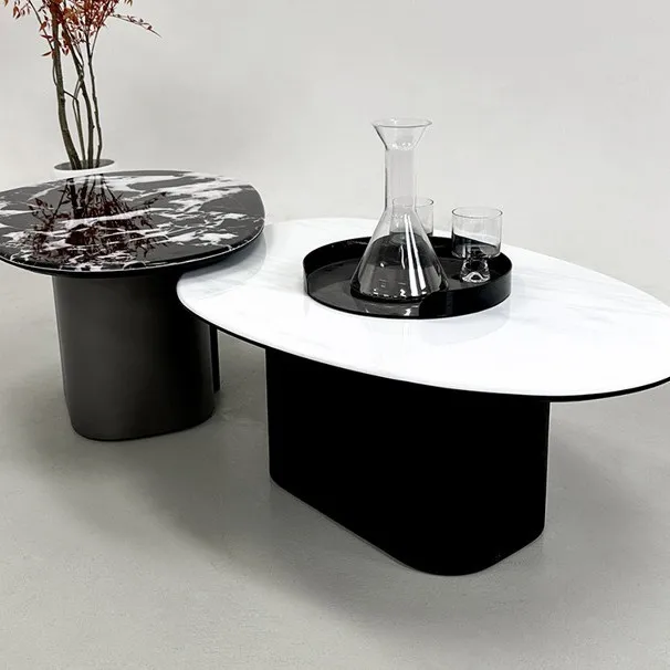 غرفة المعيشة شقة صغيرة حديثة حجر فائق البلورات حجم طاولة القهوة المستديرة الجانب عدد قليل من خزانة التلفزيون الأرضية