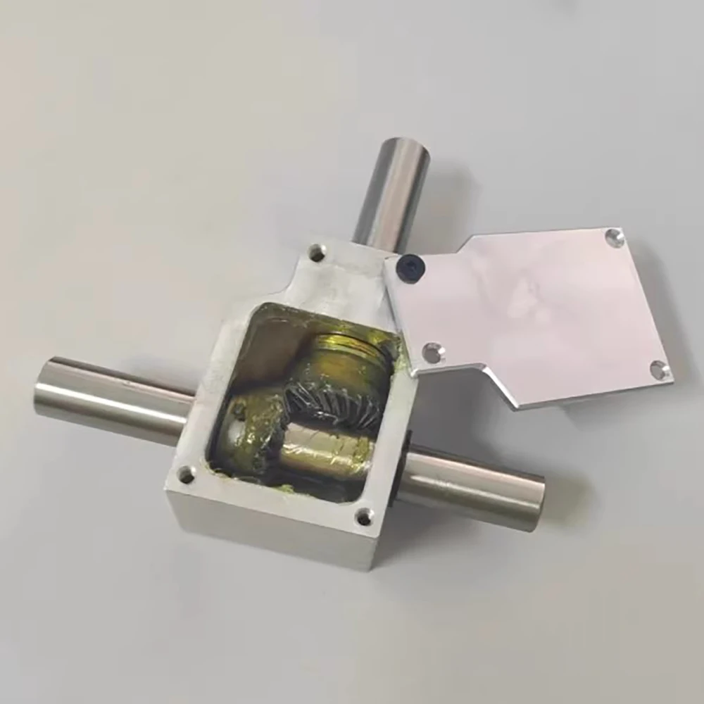 90 Degree Commutator Right Angle Transmission Reversing Helical Bevel Gearbox Reduction Ratio 1:1 Double Output Shaft 12MM