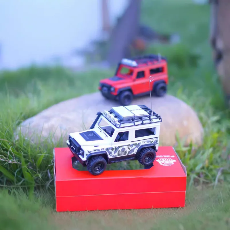

New RC Cars children's remote control toy off-road car with door-opening and spray climbing simulation car model