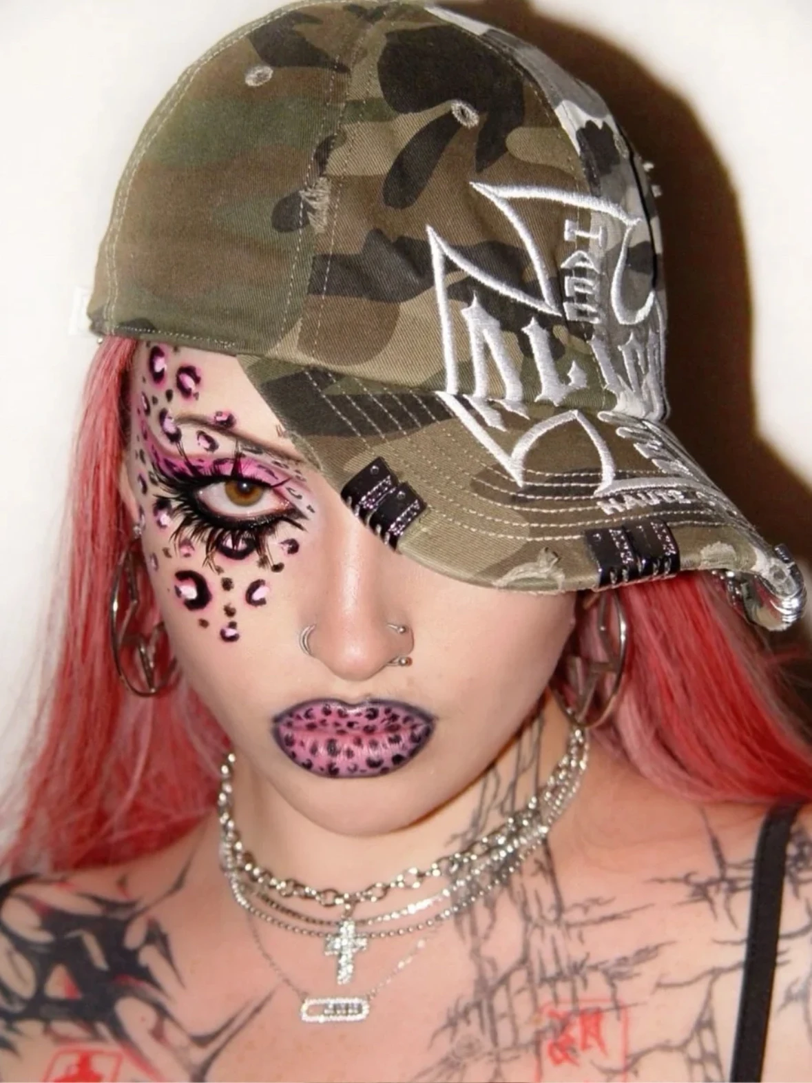 Washed Camouflage Patchwork Embroidery Cross Alice Hip Hop Style Adjustable Buckle Hat Cotton Cap for Men And Women