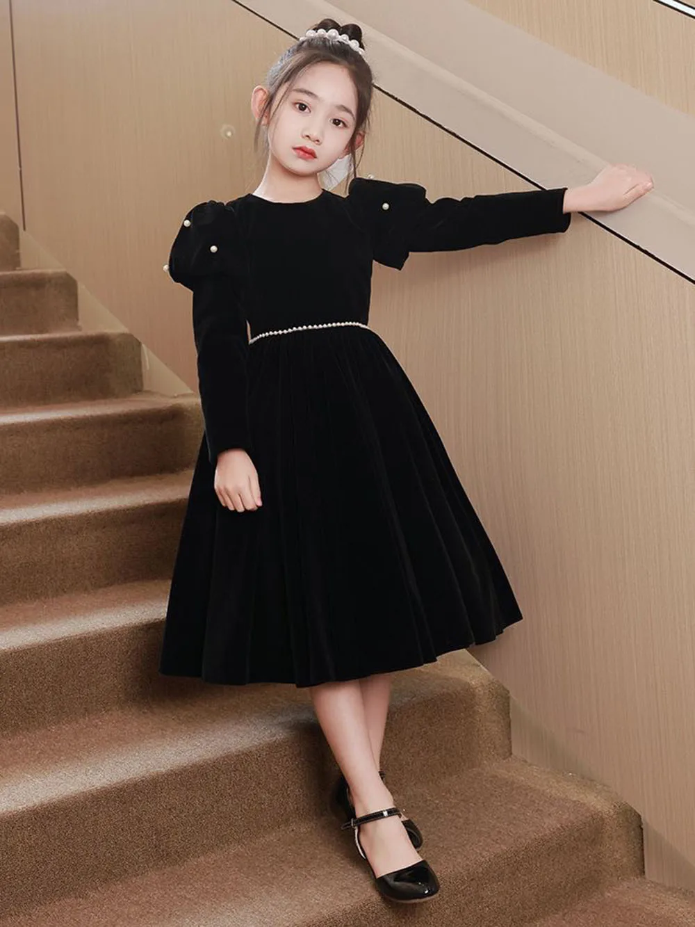 4-8T Children's Elegant Classical Black Velvet Dresses Girl's O-Neck Bubble Long Sleeved Simple A-Line Princess Party Dress