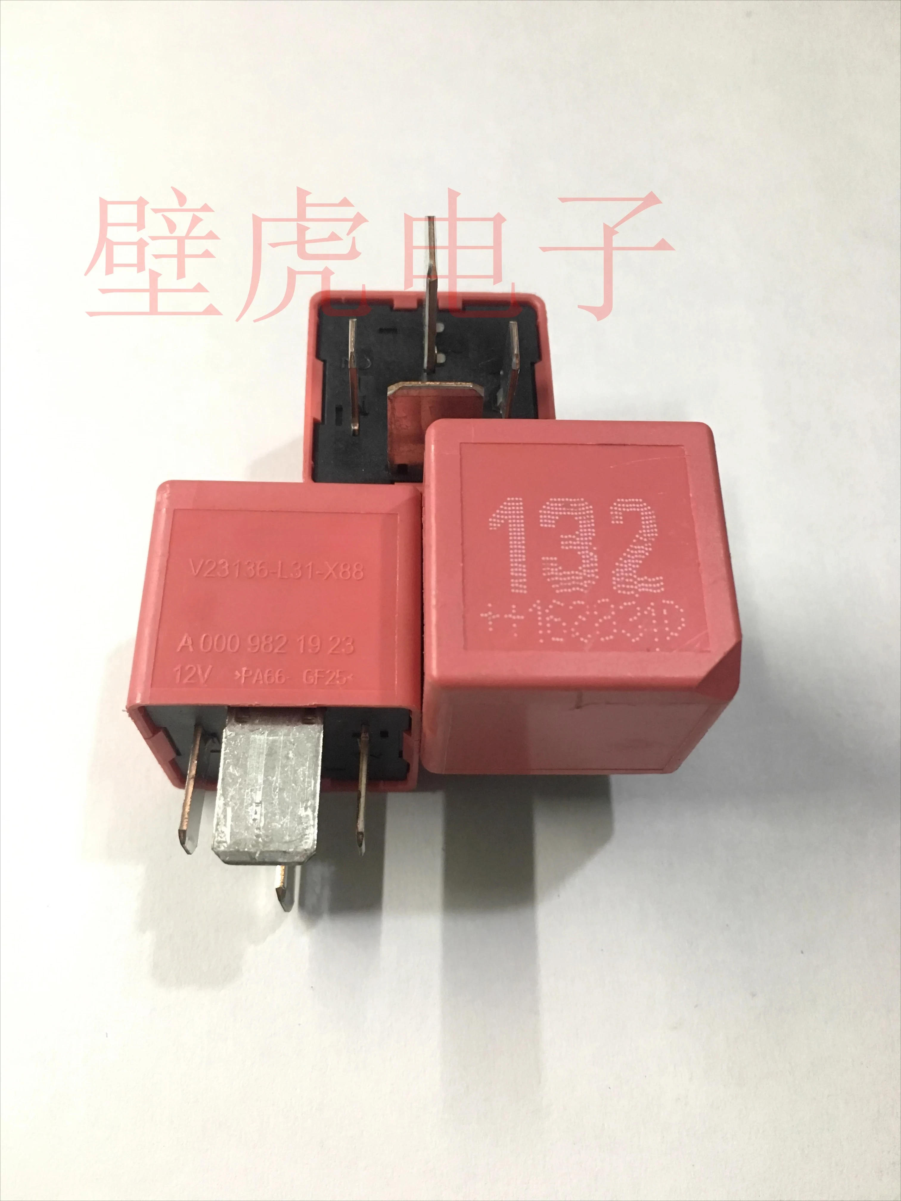 

V23136-L31-X88 For BMW Mercedes-Benz Relay A 000 982 19 23