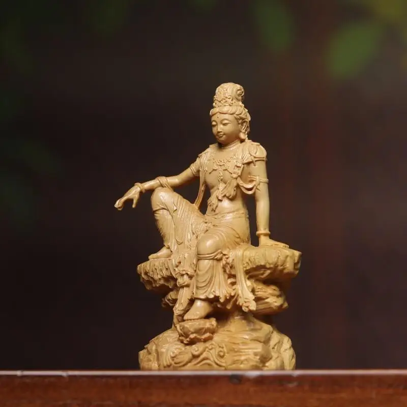China Boxwood carving Shuiyue Guanyin Bodhisattva Buddha statue home offerings ornaments living room decorations handicrafts